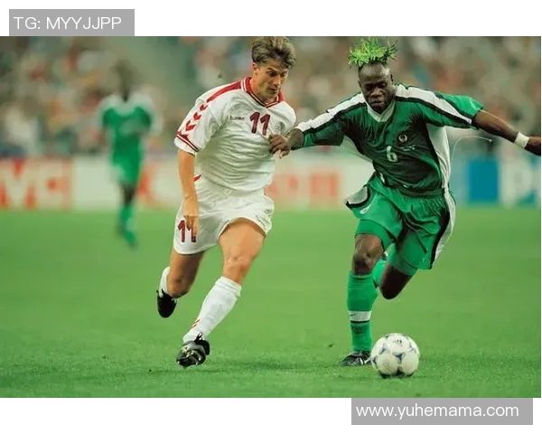 足球场上的色彩与风格：那些热爱染发的足球明星们